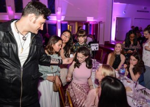 hire magician infiniti kids party magic
