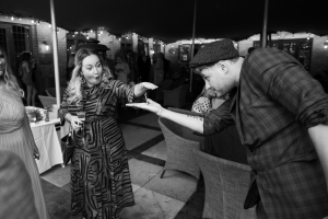 infiniti-magic-trick-hand