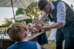 ukcloseupweddingmagicianmarkinfiniticards (1)
